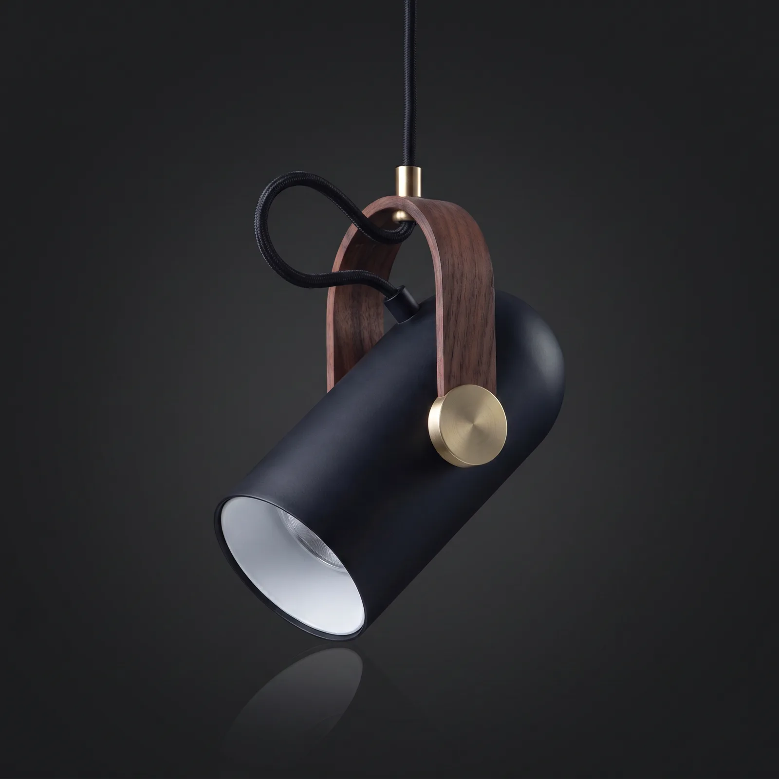 The rotating pendant lamp as it ships
